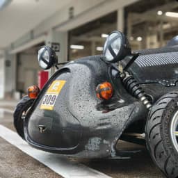 自動車部車両展示